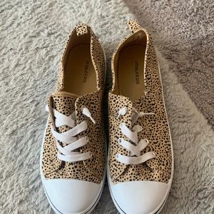 Leopard shoes
